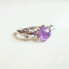 Load image into Gallery viewer, STERLING SILVER &#39;DEATH BECOMES HER&#39; AMETHYST SKULL RING