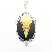 Load image into Gallery viewer, RAVEN CAMEO NECKLACE
