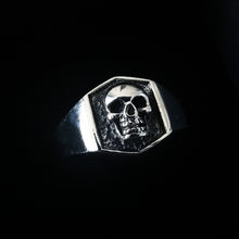 Load image into Gallery viewer, STERLING SILVER SKULL SIGNET RING