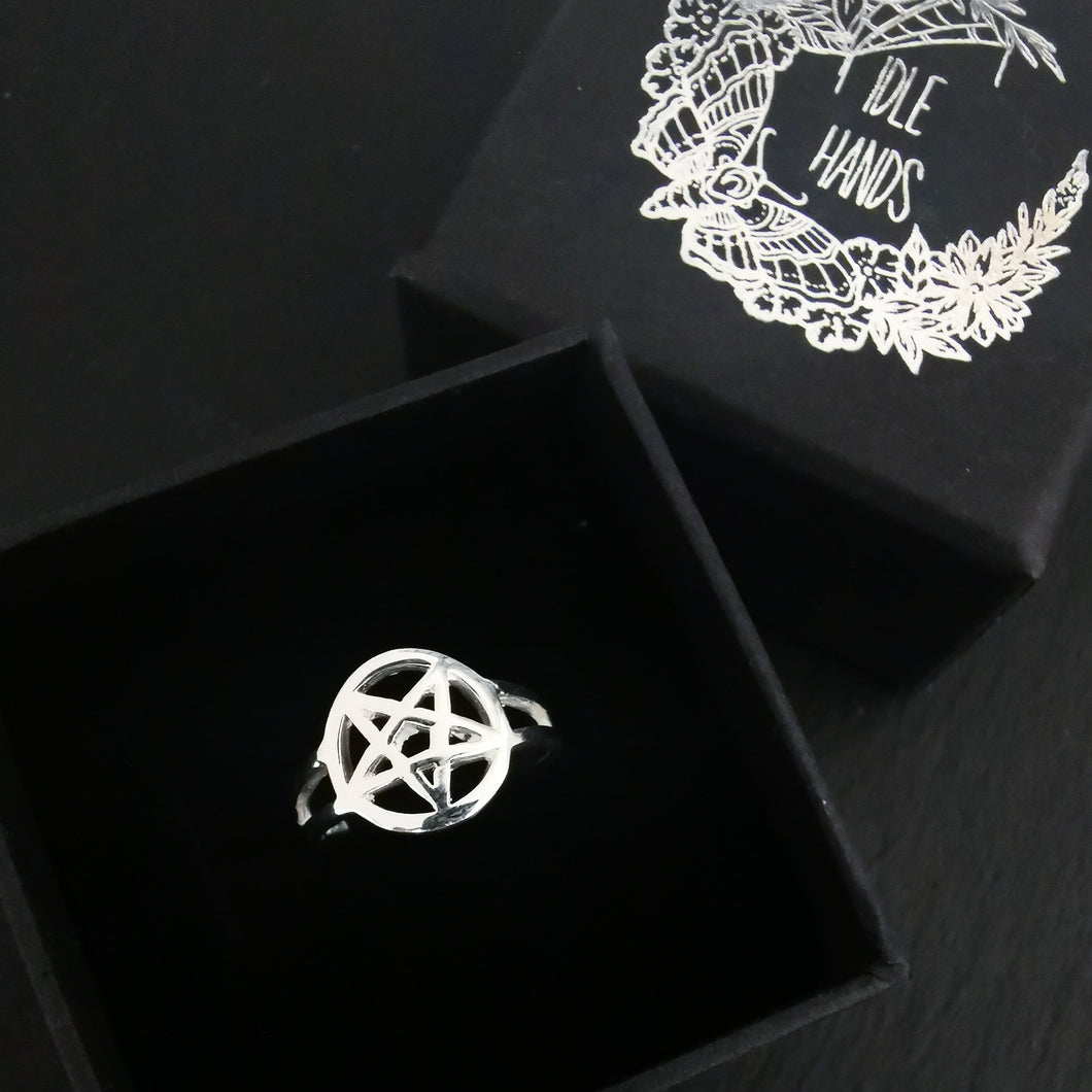 STERLING SILVER PENTAGRAM RING