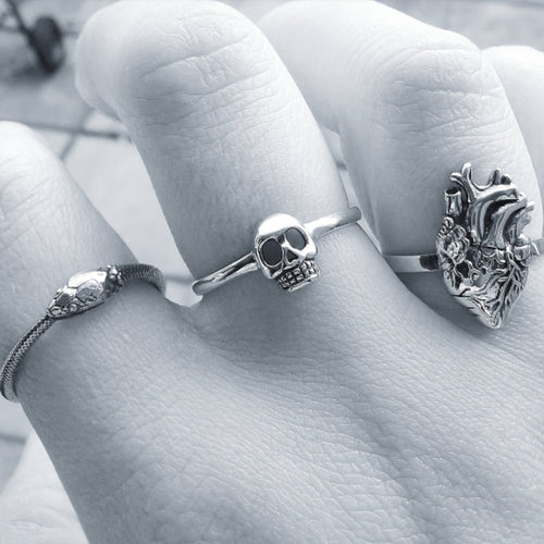 STERLING SILVER CHUNKY SKULL RING