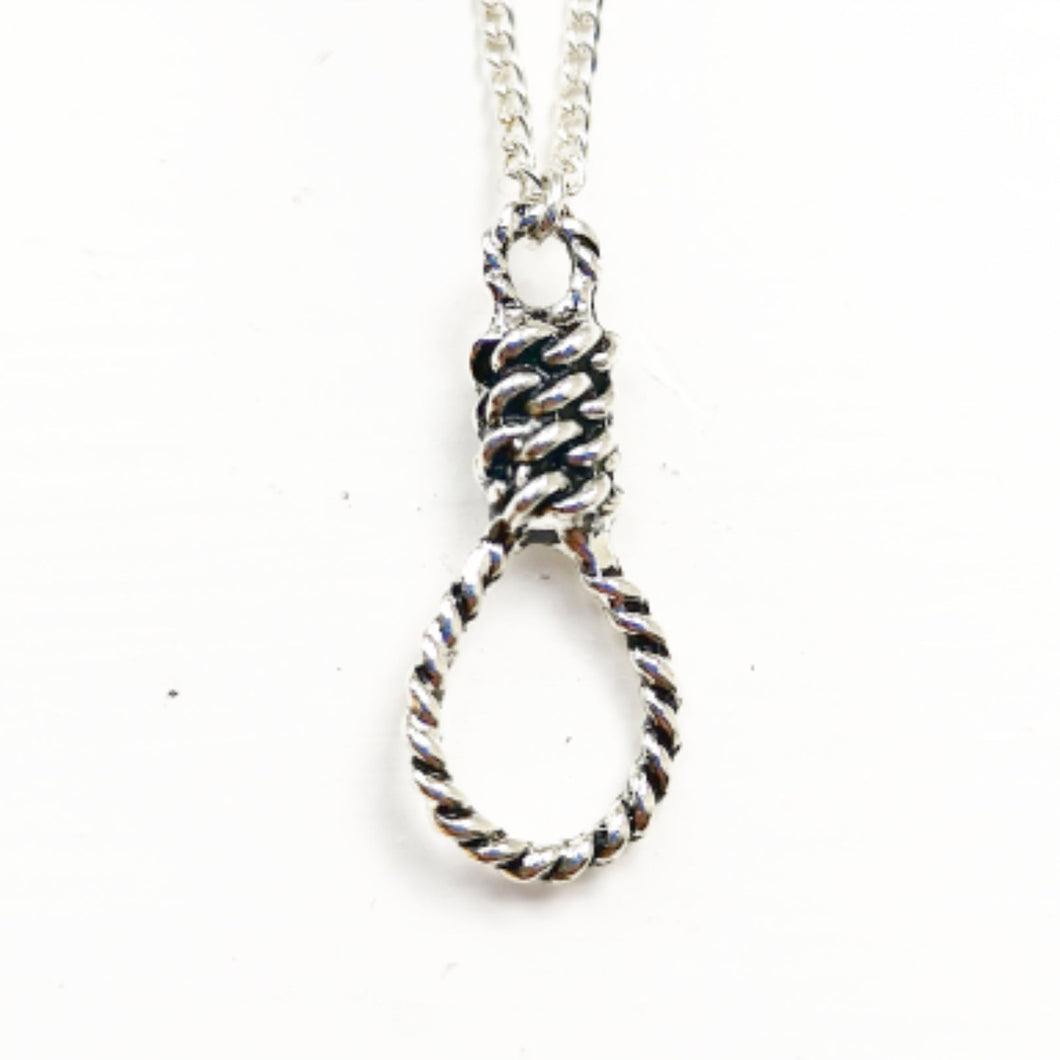 NOOSE NECKLACE