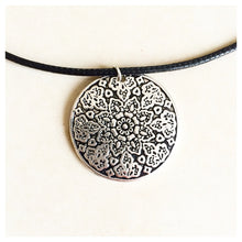 Load image into Gallery viewer, MANDALA NECKLACE