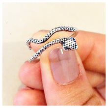 Load image into Gallery viewer, TEXTURED SNAKE WRAP RING