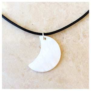 SHELL MOON CHOKER
