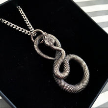 Load image into Gallery viewer, SERPENT NECKLACE