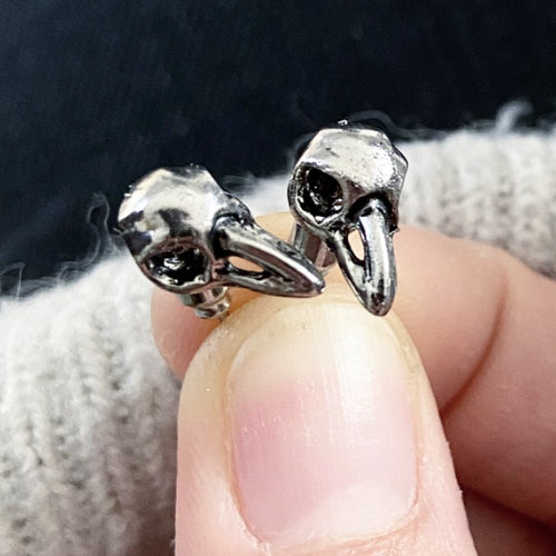 RAVEN SKULL STUD EARRINGS